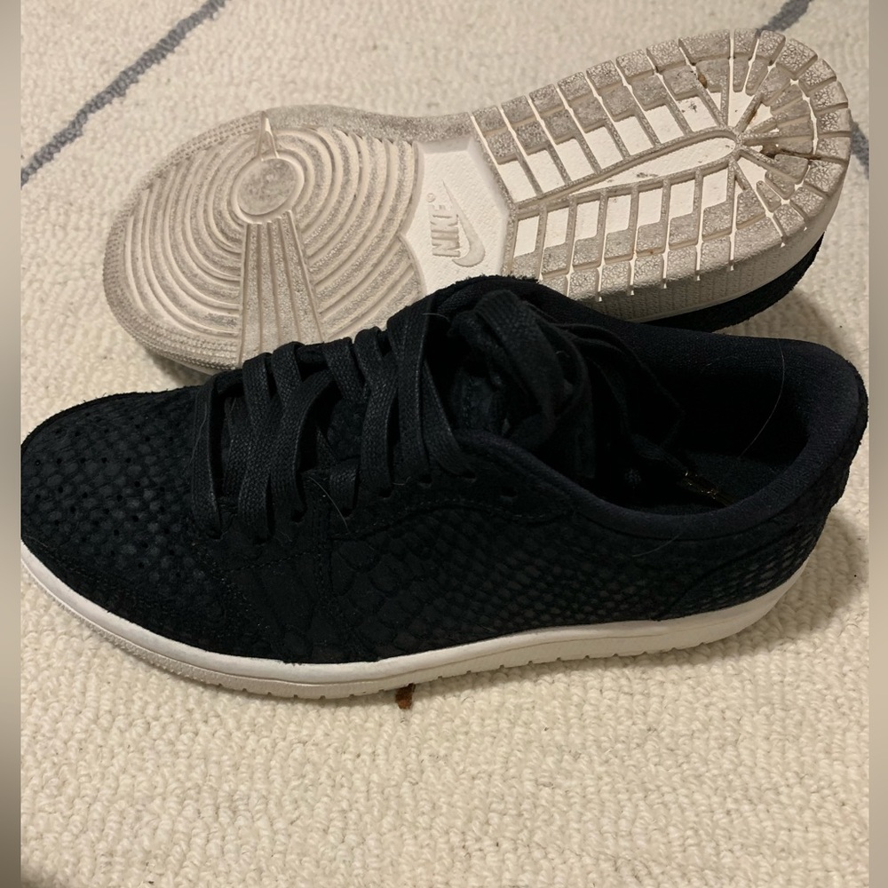 Black Nikes